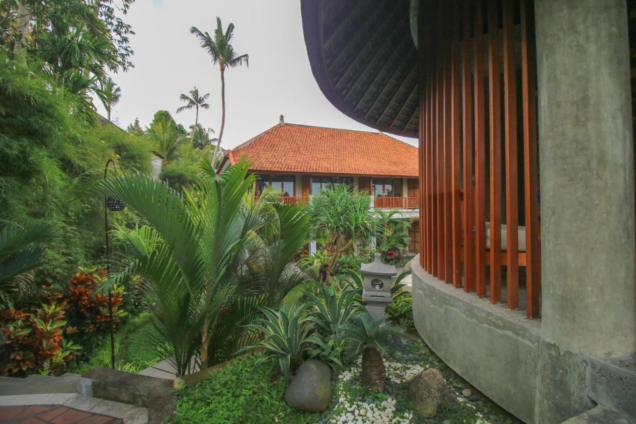 Queen At Gunung Sari Ubud  Luaran gambar